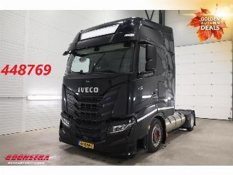 Schade vrachtwagen Iveco S-way 460 LNG LED ACC Standairco 4X2 . 2021/5