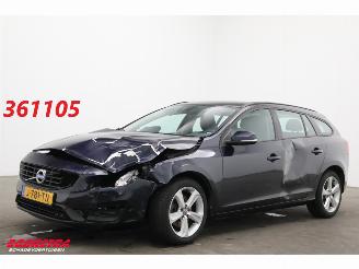 Coche accidentado Volvo V-60 2.0 D2 Kinetic Navi Clima Cruise PDC AHK 148.573 km! 2017/1