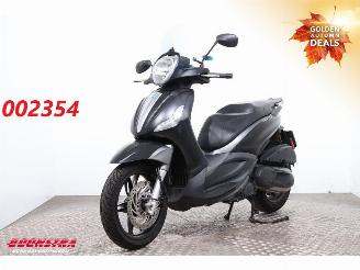 uszkodzony motocykle Piaggio Beverly 350 ABS 2016/10