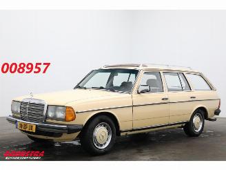 uszkodzony samochody osobowe Mercedes Captiva 300 TD Combi Aut. W123 Radio AHK + extra wielset! 1982/2