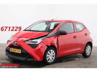 škoda osobní automobily Toyota Aygo 1.0 VVT-i x-fun Airco Cruise 30.847 km! 2022/1