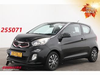 Damaged car Kia Picanto 1.0 CVVT Comfort Pack Airco AHK 151.207 km! 2012/4