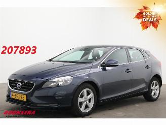 skadebil auto Volvo V-40 2.0 D4 Momentum Business Navi Clima Cruise PDC 2014/12