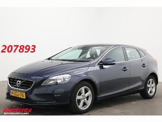 Damaged car Volvo V-40 2.0 D4 Momentum Business Navi Clima Cruise PDC 2014/12