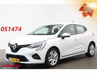 Schadeauto Renault Clio 1.0 TCe Zen LED Bluetooth Airco Cruise PDC 2020/11