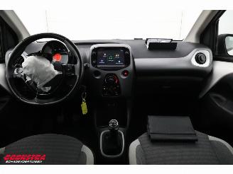 Toyota Aygo 1.0 VVT-i x-play limited Airco Bluetooth Cruise Camera 74.091 km! picture 14