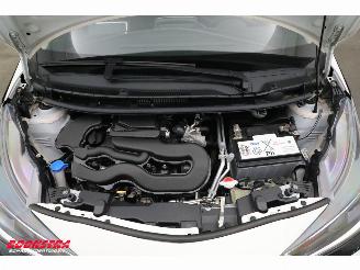 Toyota Aygo 1.0 VVT-i x-play limited Airco Bluetooth Cruise Camera 74.091 km! picture 9