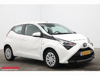 Toyota Aygo 1.0 VVT-i x-play limited Airco Bluetooth Cruise Camera 74.091 km! picture 2