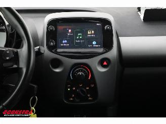 Toyota Aygo 1.0 VVT-i x-play limited Airco Bluetooth Cruise Camera 74.091 km! picture 15