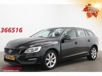 Schadeauto Volvo V-60 1.5 T2 Aut. Polar+ BiXenon Navi Clima Cruise SHZ PDC 152.278 km! 2017/4