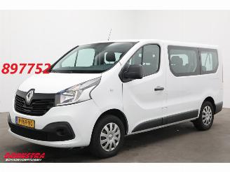 Vaurioauto  commercial vehicles Renault Trafic Passenger 1.6 dCi Expression 9-Pers. Airco 2017/10