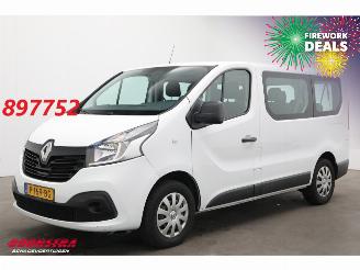 damaged commercial vehicles Renault Trafic Passenger 1.6 dCi Expression 9-Pers. Airco 2017/10