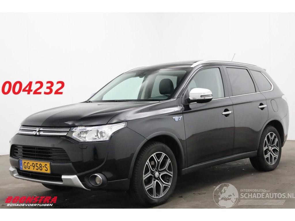 Mitsubishi Outlander 2.0 PHEV Limited Edition X-Line Glasdak Camera Leder SHZ AHK