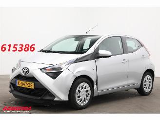 uszkodzony samochody osobowe Toyota Aygo 1.0 VVT-i x-play Airco Cruise Camera 44.294 km! 2021/3