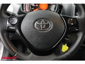 Toyota Aygo 1.0 VVT-i x-play Airco Cruise Camera 44.294 km! picture 13