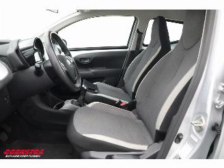 Toyota Aygo 1.0 VVT-i x-play Airco Cruise Camera 44.294 km! picture 10