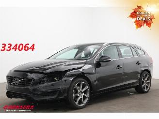 Vaurioauto  passenger cars Volvo V-60 2.0 D2 Ocean Race Clima Navi 88.508km! 2016/8