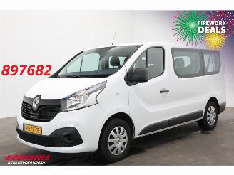 damaged commercial vehicles Renault Trafic Passenger 1.6 dCi Expression Energy 9-Pers. Airco 2017/10