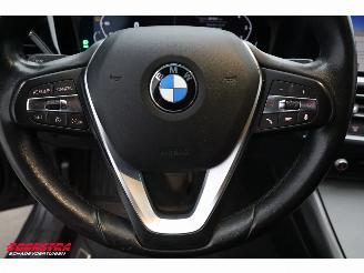 BMW 3-serie 330i Business Edition LED LiveCockpitPro Clima Navi Cruise picture 20