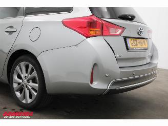 Toyota Auris Touring Sports 1.8 Hybrid Executive Pano Navi Clima Cruise Camera SHZ picture 11