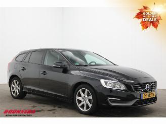 Volvo V-60 2.0 D4 Aut. Kinetic PremiumSound Leder Navi Clima Cruise PDC AHK picture 2