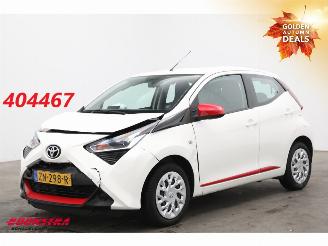 Unfallwagen Toyota Aygo 1.0 VVT-i x-play Apple/Android Airo Cruise Camera 57.976 km! 2019/7