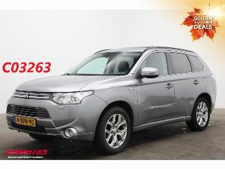 Coche accidentado Mitsubishi Outlander 2.0 PHEV Instyle Schuifdak Leder Navi Clima Cruise Camera SHZ AHK 2014/10