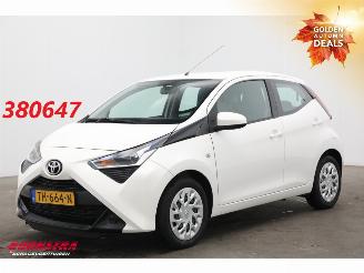 Schadeauto Toyota Aygo 1.0 VVT-i x-play Automaat Airco Camera Bluetooth 18.414 km!! 2018/9