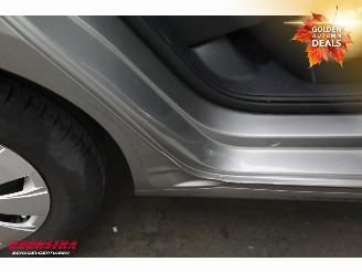 Volkswagen Up! 1.0 5-DRS Airco Bluetooth 34.063 km! picture 7