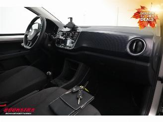 Volkswagen Up! 1.0 5-DRS Airco Bluetooth 34.063 km! picture 8