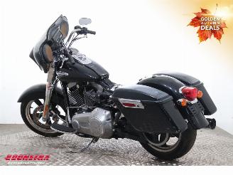 Harley-Davidson  FLD Switchback FLD Switchback LED 4.794 Miles! picture 4