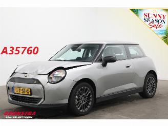 Schadeauto Mini Cooper SE Electric 54.2 kWh 218 PK LED Navi Cruise Camera 2024/8