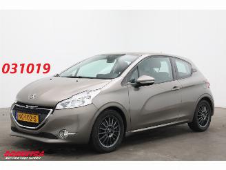 Unfallwagen Peugeot 208 1.4 VTi Allure Airco Cruise AHK 2012/8