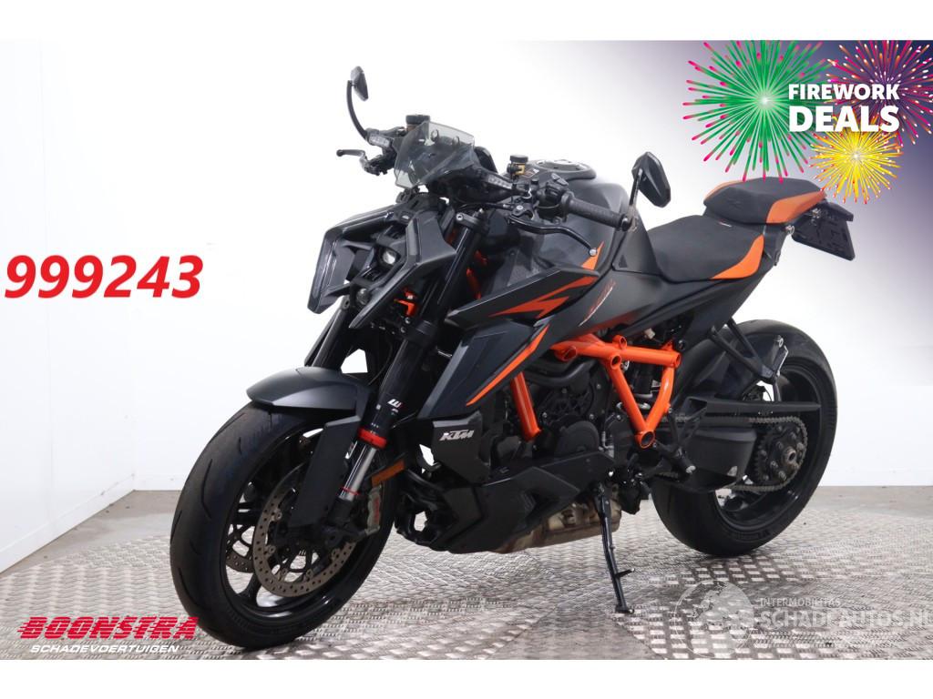 KTM  1390 SuperDuke R Akrapovic LED Cruise
