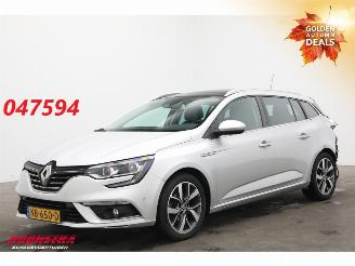 krockskadad bil auto Renault Mégane 1.2 TCe Bose Pano Navi Clima Cruise 2017/1