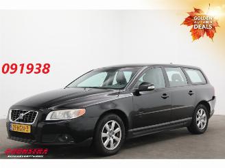 krockskadad bil auto Volvo V-70 2.4D Kinetic BiXenon Clima Navi Leder SHZ AHK 2008/11