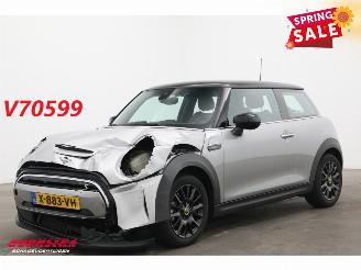 Voiture accidenté Mini Cooper SE Camden Edition 33 kWh LED Navi Clima Cruise SHZ PDC 2024/2