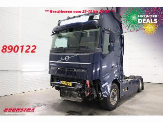 krockskadad bil vrachtwagen Volvo FH 500 iParkCool ACC Alcoa Leder 2022/2