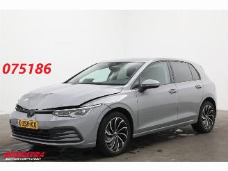 Voiture accidenté Volkswagen Golf 1.0 TSI Life LED ACC Memory Virtual H/K 2021/1