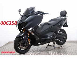 Schade motor Yamaha  T-Max 530 Black Max Akrapovic 2017/8