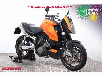 KTM  990 SuperDuke picture 2