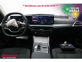 BMW 3-serie 330e Schuifdak 360° LED Cruise SHZ 4.216 km! picture 15