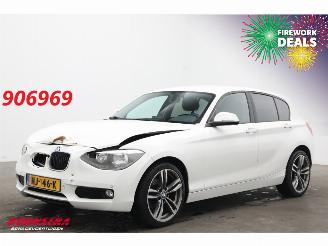 Schadeauto BMW 1-serie 116i 5-DRS Navi Bluetooth Airco PDC SHZ 2014/9