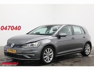 damaged passenger cars Volkswagen Golf 1.5 TSI Highline ACC Virtual Navi Clima PDC 2018/11