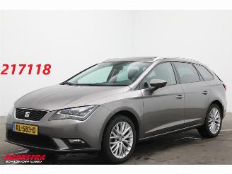 Schadeauto Seat Leon 1.6 TDI Style LED Pano Navi Clima Cruise PDC AHK 2016/10