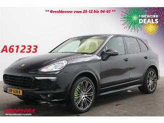 damaged passenger cars Porsche Cayenne 3.0 S E-Hybrid Sport Design BiXenon Memory Leder SHZ AHK 2015/12