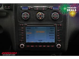 Volkswagen Touran 2.0 TDI 140 PK 7-Pers. Clima Cruise SHZ PDC AHK picture 9