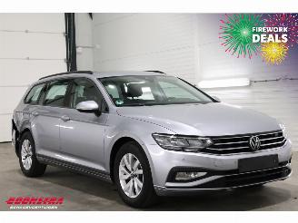 Volkswagen Passat Variant 2.0 TDI DSG Business Navi Clima Cruise Camera SHZ AHK 40.799 km! picture 2