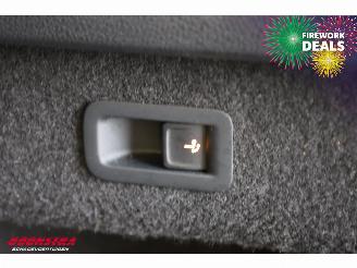 Volkswagen Passat Variant 2.0 TDI DSG Business Navi Clima Cruise Camera SHZ AHK 40.799 km! picture 30