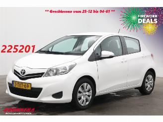 Avarii autoturisme Toyota Yaris 1.3 VVT-i Aspiration Navi Airco Cruise Camera 2014/6